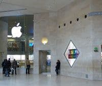 Pljačkali prodavnicu Apple-a sat vremena Pljačkali prodavnicu Apple-a sat vremena