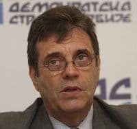 Koštunica: Definisati novu politiku zaštite nacionalnih interesa Koštunica: Definisati novu politiku zaštite nacionalnih interesa