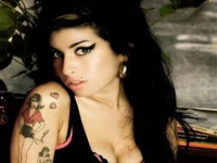 Ejmi Vajnhaus umrla od trovanja alkoholom Ejmi Vajnhaus umrla od trovanja alkoholom