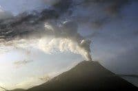 VIDEO: Erupcija vulkana Stromboli uznemirila stanovnike VIDEO: Erupcija vulkana Stromboli uznemirila stanovnike