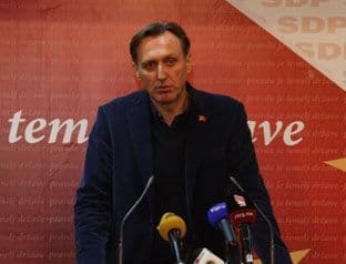 Krivokapić: Izbore raspisujem u petak, Vujanović neustavan kandidat i nema podršku SDP-a Krivokapić: Izbore raspisujem u petak, Vujanović neustavan kandidat i nema podršku SDP-a