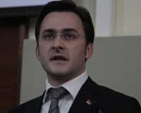 Srpski ministar pravde u Hagu obilazi Mladića i Karadžića, ali ne i Šešelja Srpski ministar pravde u Hagu obilazi Mladića i Karadžića, ali ne i Šešelja