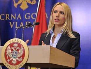 Ivana Vojinović šef radne grupe za Poglavlje 27 o životnoj sredini Ivana Vojinović šef radne grupe za Poglavlje 27 o životnoj sredini