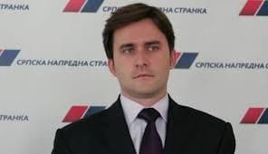 Mladić poslužio Selakovića čokoladom, Pavković spremio pitu s mesom Mladić poslužio Selakovića čokoladom, Pavković spremio pitu s mesom