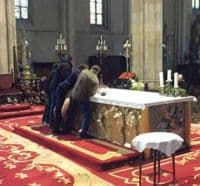 Go mladic utrcao u zagrebacku katedralu vicuci: "Seks u škole!" Go mladic utrcao u zagrebacku katedralu vicuci: "Seks u škole!"