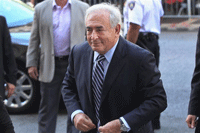 Stros Kan sobarici isplatio ”samo”milion dolara Stros Kan sobarici isplatio ”samo”milion dolara