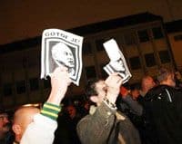 Demonstranti pokušali da zauzmu zgradu Opštine u Mariboru Demonstranti pokušali da zauzmu zgradu Opštine u Mariboru