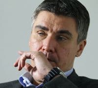 Milanovic: Vratiti spomenik Tesli  Milanovic: Vratiti spomenik Tesli