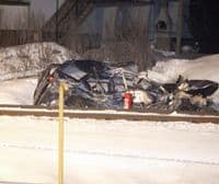 Voz naletio na auto, troje mrtvih Voz naletio na auto, troje mrtvih