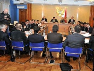 Odbor za ekonomiju podržao uvođenje kriznog poreza, uvodi se progresivna stopa za natposječne zarade Odbor za ekonomiju podržao uvođenje kriznog poreza, uvodi se progresivna stopa za natposječne zarade