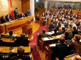 U Skupštini počela rasprava o kriznom porezu U Skupštini počela rasprava o kriznom porezu