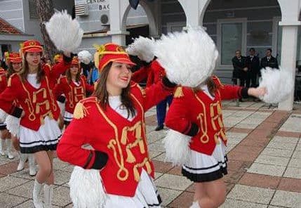 Herceg Novi: 10.000 gostiju uživalo uz ribu,vino i mimozu Herceg Novi: 10.000 gostiju uživalo uz ribu,vino i mimozu