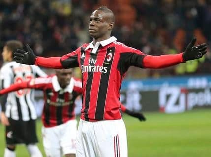 Baloteli opet napada Baloteli opet napada