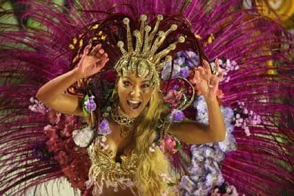 VIDEO: Počeo karneval u Brazilu, seksi plesačice na ulicama VIDEO: Počeo karneval u Brazilu, seksi plesačice na ulicama