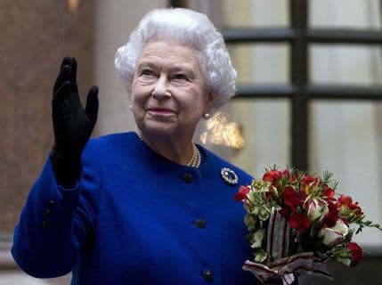 Elizabeta II najmoćnija žena u Engleskoj Elizabeta II najmoćnija žena u Engleskoj