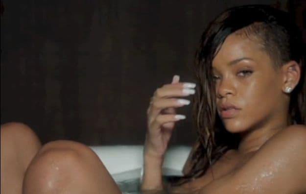 Rijana gola i bez šminke u novom spotu Rijana gola i bez šminke u novom spotu