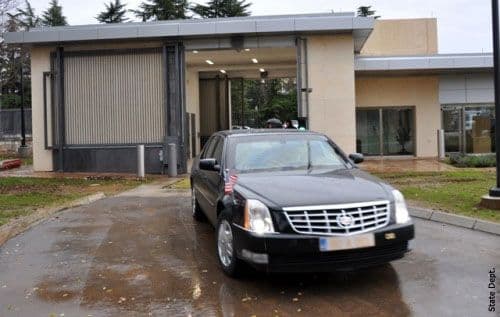 Ambasada SAD: Na intervju za vizu donijeti samo neophodne stvari Ambasada SAD: Na intervju za vizu donijeti samo neophodne stvari