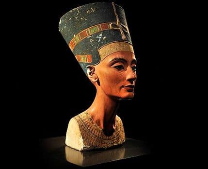Nefertiti je Tutankamonova majka? Nefertiti je Tutankamonova majka?