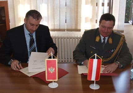 Potpisan Plan bilateralne saradnje između ministarstava odbrane Crne Gore i Austrije Potpisan Plan bilateralne saradnje između ministarstava odbrane Crne Gore i Austrije