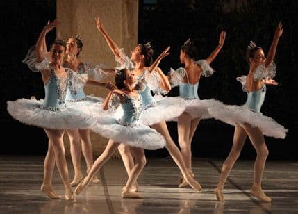 Polaznice „Princeze Ksenije“ na prestižnom takmičenju u Berlinu Polaznice „Princeze Ksenije“ na prestižnom takmičenju u Berlinu