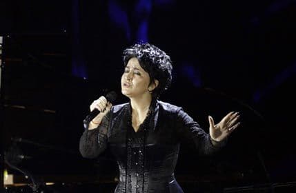 VIDEO: Amira Medunjanin oduševila nastupom na HRT-u VIDEO: Amira Medunjanin oduševila nastupom na HRT-u