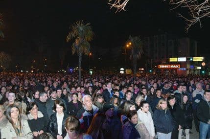 BAR: Tri hiljade ljudi zapalilo svijeće u znak sjećanja na braću Gojačanin BAR: Tri hiljade ljudi zapalilo svijeće u znak sjećanja na braću Gojačanin