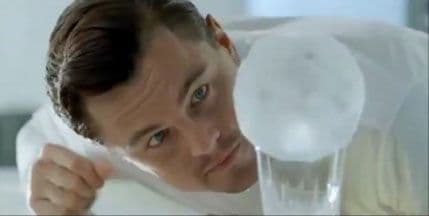 Pogledajte kako Di Kaprio mami Kineze da probaju viski Pogledajte kako Di Kaprio mami Kineze da probaju viski