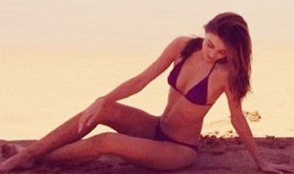 Uz fotografiju u bikiniju obožavaocima poželjela dobro jutro Uz fotografiju u bikiniju obožavaocima poželjela dobro jutro