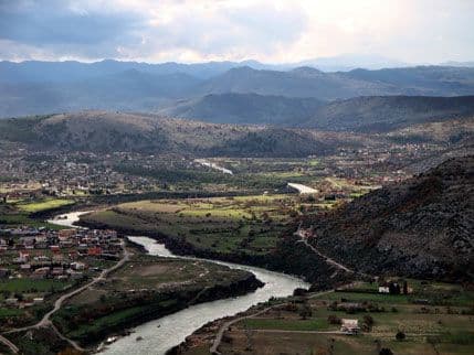 Sinoć bačena bomba na kuću Delibašića u naselju Zagorič Sinoć bačena bomba na kuću Delibašića u naselju Zagorič