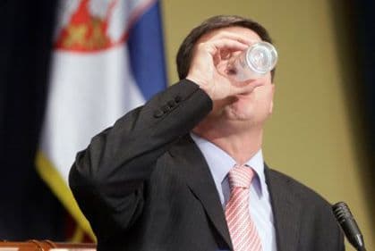 Vučić: Ko namjerava da razori srpsku poljoprivredu i seljaka? Vučić: Ko namjerava da razori srpsku poljoprivredu i seljaka?