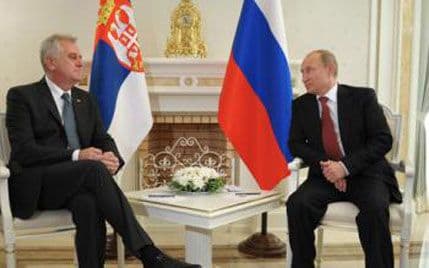 Nikolić odlikovao Putina Nikolić odlikovao Putina