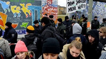 Protest u Berlinu zbog najave rušenja ostataka Zida Protest u Berlinu zbog najave rušenja ostataka Zida