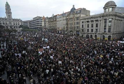 Portugal: Na protestu stotine hiljada ljudi Portugal: Na protestu stotine hiljada ljudi
