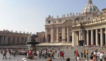 Vatikan: Spremna odora za novog papu Vatikan: Spremna odora za novog papu