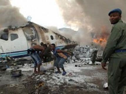 U padu putničkog aviona u Kongu poginulo 36 ljudi U padu putničkog aviona u Kongu poginulo 36 ljudi