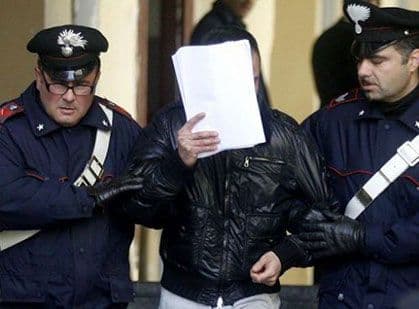 Italija: Uhapšeno 20 mafijaša i zaplijenjena imovina vrijedna 450 miliona Italija: Uhapšeno 20 mafijaša i zaplijenjena imovina vrijedna 450 miliona