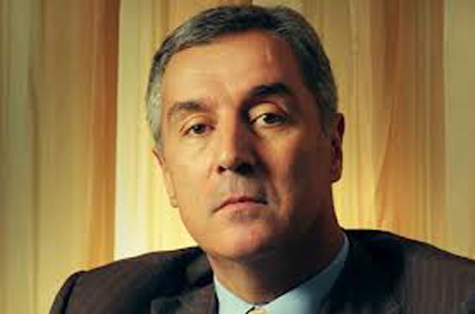 Đukanović: Bićemo brana destrukciji investitora Đukanović: Bićemo brana destrukciji investitora