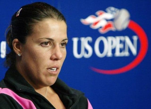 Dženifer Kaprijati optužena da je prebila bivšeg momka Dženifer Kaprijati optužena da je prebila bivšeg momka