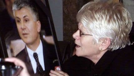 MILA ĐINĐIĆ: „Nisu mu oprostili što je Miloševića poslao u Hag“ MILA ĐINĐIĆ: „Nisu mu oprostili što je Miloševića poslao u Hag“