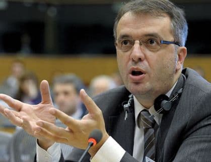 DANILOVIĆ: Mnogo je 8.000 eura da dovedeš sto studenata, kad se za hiljadu eura izvede 100 ljudi DANILOVIĆ: Mnogo je 8.000 eura da dovedeš sto studenata, kad se za hiljadu eura izvede 100 ljudi