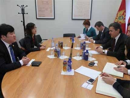 Kineska vlada donira Crnoj Gori carinske skenere Kineska vlada donira Crnoj Gori carinske skenere