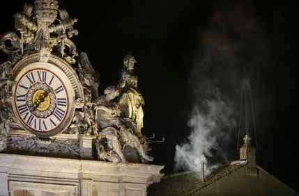 VIDEO: Bijeli dim iz dimnjaka, izabran novi papa VIDEO: Bijeli dim iz dimnjaka, izabran novi papa