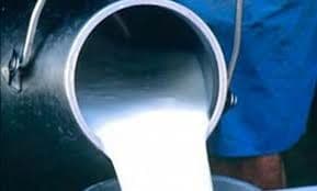 Proizvođači mlijeka odustali od protesta nakon razgovora sa ministrom Proizvođači mlijeka odustali od protesta nakon razgovora sa ministrom