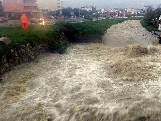 Brojne barske ulice poplavljene Brojne barske ulice poplavljene