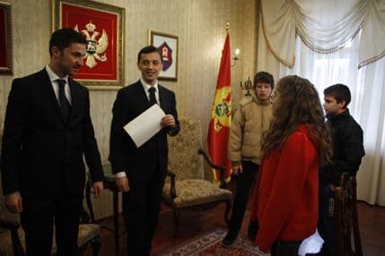 Bošković uručio računare djeci iz hraniteljskih porodica Bošković uručio računare djeci iz hraniteljskih porodica