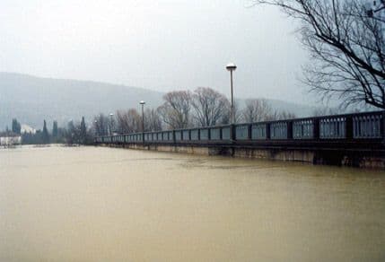U Danilovgradu voda tokom noći prodrla u nekoliko kuća U Danilovgradu voda tokom noći prodrla u nekoliko kuća