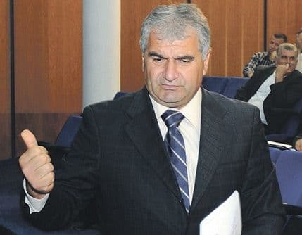 Siništaj: Albanci za Vujanovića samo ako se odredi datum referenduma za Tuzi Siništaj: Albanci za Vujanovića samo ako se odredi datum referenduma za Tuzi