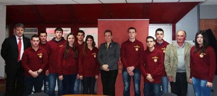 Ministarka Vlahović sa učesnicima međunarodnog srednjoškolskog takmičenja u robotici Ministarka Vlahović sa učesnicima međunarodnog srednjoškolskog takmičenja u robotici