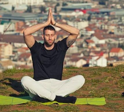 Vladimir Dašić u joga položajima Vladimir Dašić u joga položajima