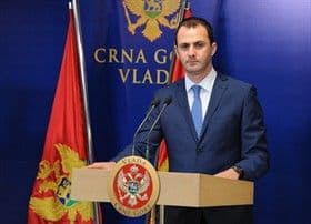 Vlada raskinula privatizacione ugovore sa četiri investitora Vlada raskinula privatizacione ugovore sa četiri investitora